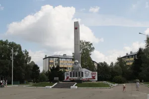Братская могила советских воинов