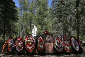Братская могила воинов Советской Армии