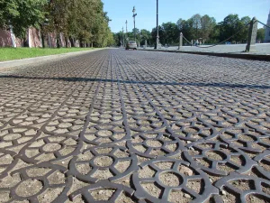 Чугунная мостовая
