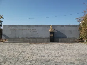 Памятник И. В. Бабушкину