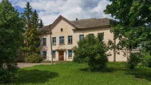 Школа, в которой в 1930-1932 гг. учился Герой Советского Союза Александр Иванович Заходский (Новоржев)