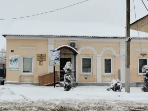 Кирпичный одноэтажный дом