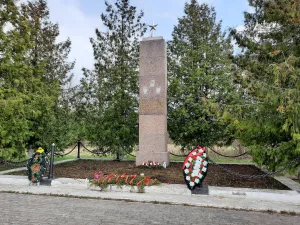 Братская могила детей, погибших от рук фашистов