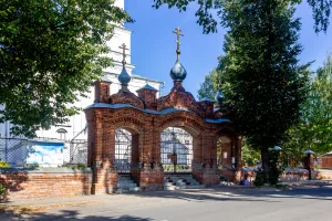 Ограда с воротами