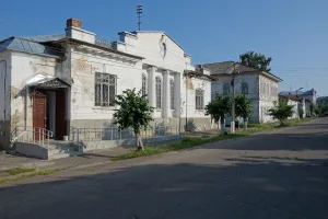 Здание, в котором 22.12.1917 г. состоялось первое заседание Юрьевецкого городского Совета рабочих и солдатских депутатов, взявшего власть в городе в свои руки