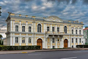 Манеж и флигель Первого кадетского корпуса